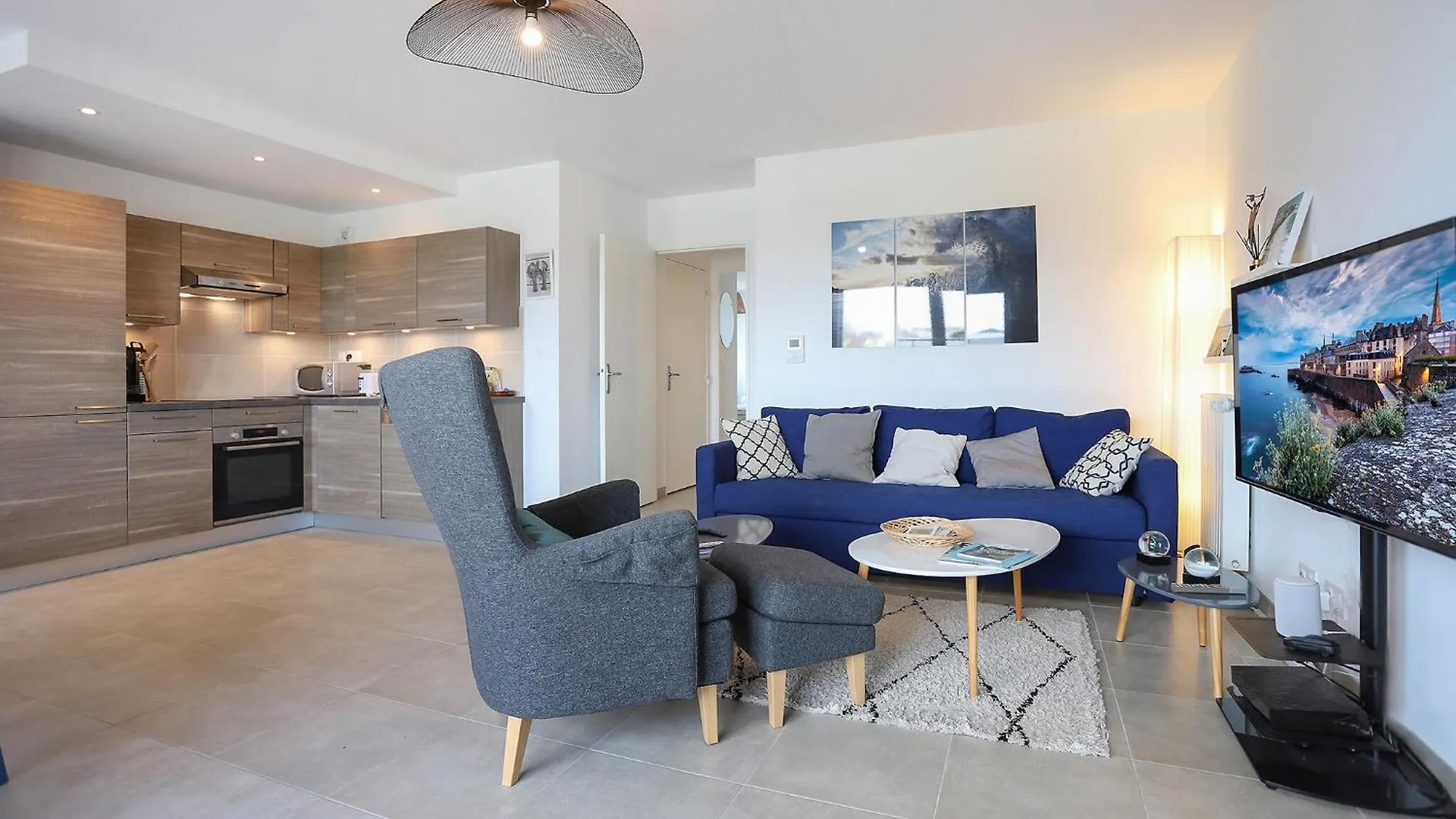3 Bedroom Cozy Apartment In Saint-Malo